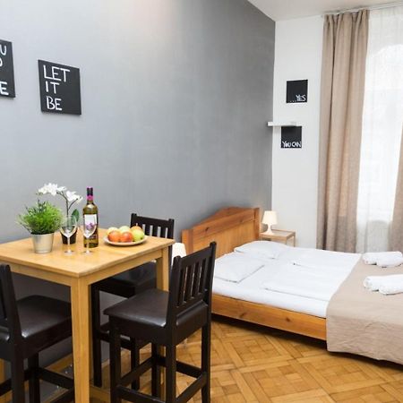 Welcome Apartments On Lublanska Prag Exteriör bild