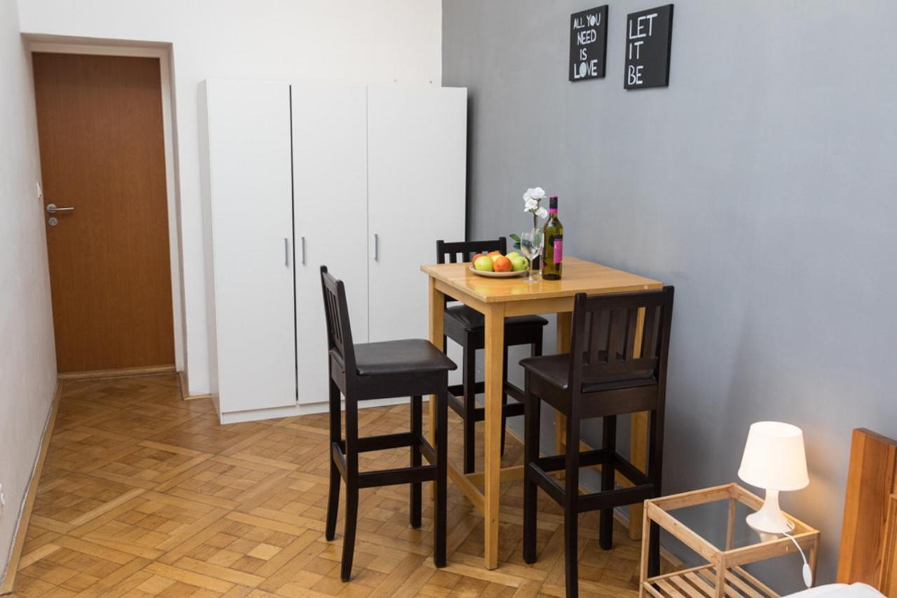 Welcome Apartments On Lublanska Prag Exteriör bild